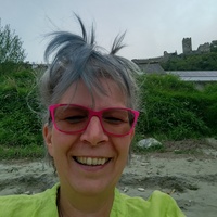 Vermiete stunden( z.B. für Seminare und Workshops) bzw. tageweise (Praxisraum)