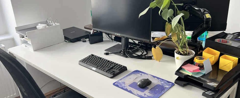 Büroplatz in zentraler Lage + Küche