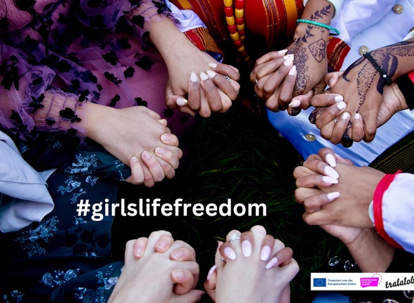 Vernissage #girlslifefreedom