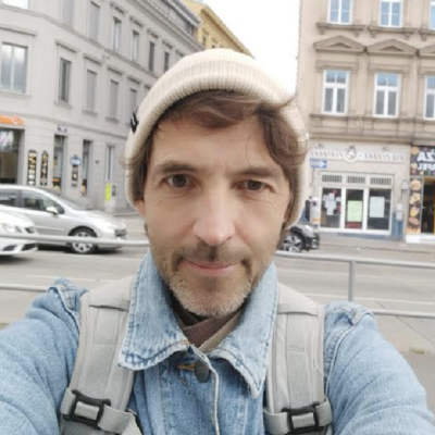 Ich suche einen Raum für ein Kulturcafé mit Ausstellungen und kleinen Konzerten von Künstlern aus den Nachbarländern