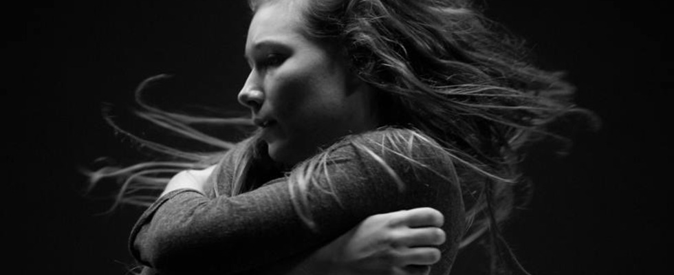 CONTEMPORARY DANCE (Floorwork) mit Martyna Łodej