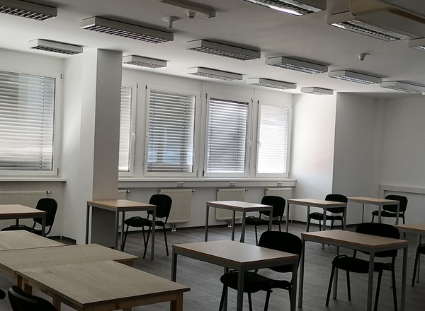 Vermiete einen großen und zwei kleine Veranstaltungs-/Seminarräume zur Mitbenutzung