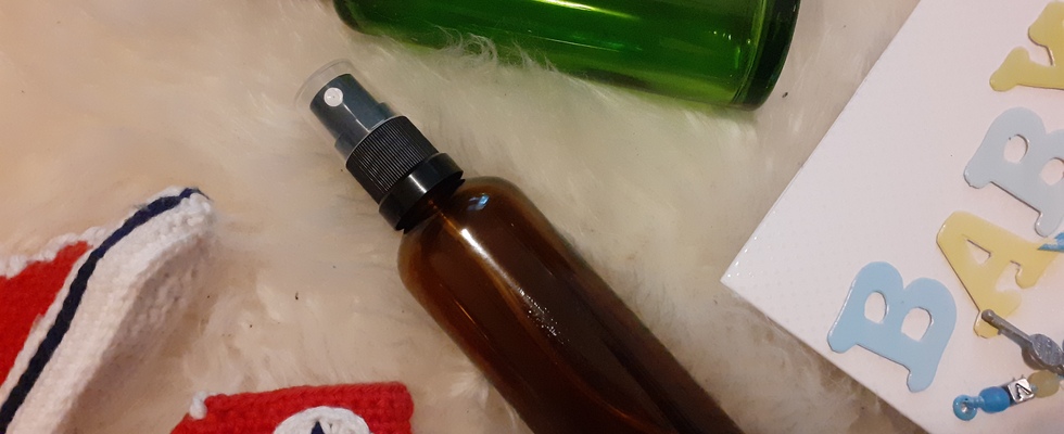 NATÜRLICHE BABYPFLEGE - sanfte Aromapflege zur Hautpflege der Kleinsten und Linderung möglicher Beschwerden