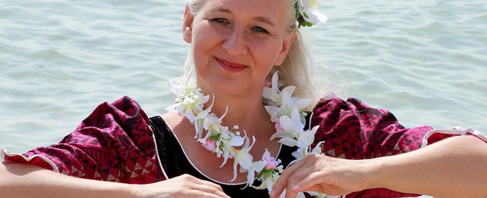 Hawaii-Spirit: Hula, Flying, Chants, Lomi Lomi Nui