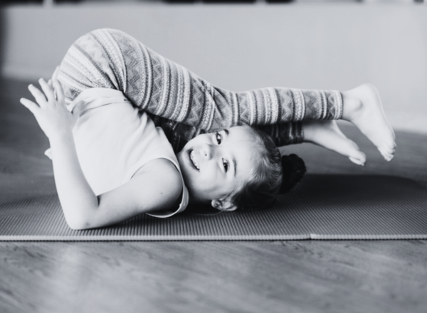 Kinderyoga 3-6 Jahre alt „Yoga-Abenteuer“ (DEU)