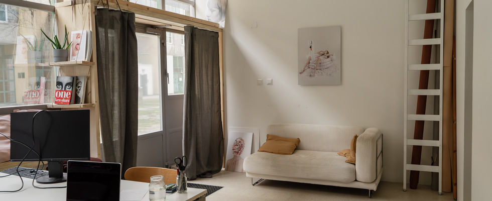 Atelier/Studio hat noch Platz für 1-2 Leute ;)