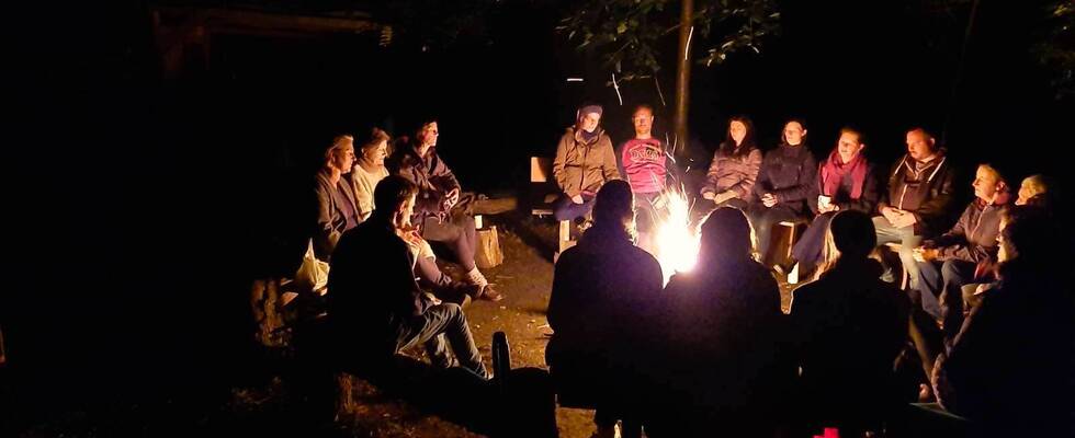 Feuer-Sing- & Tanzkreis