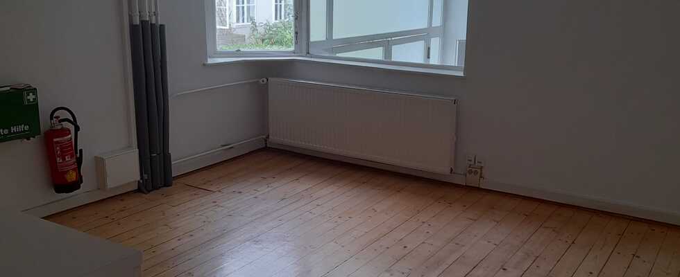 Vermiete zur (Mit)Benutzung verschieden große Räume, Altbau