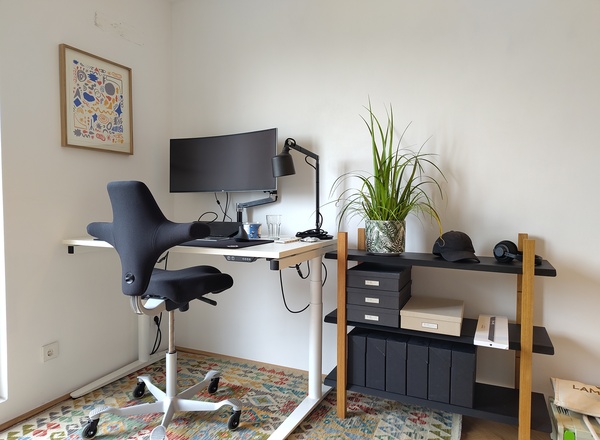 Büro-Arbeitsplatz zu vermieten / Office-Workspace for rent