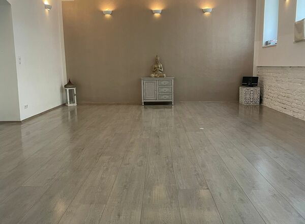 A ROOM TO MOVE & GROOVE