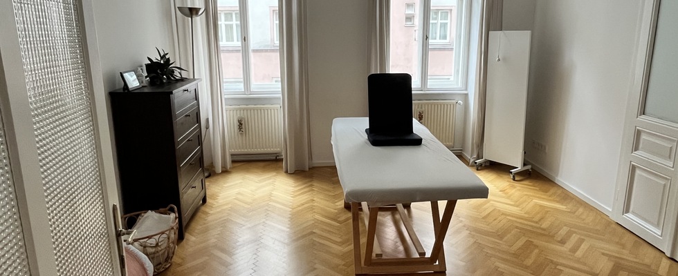 75 qm (1 ZI + NR), Teilnutzung Praxis in tollem renoviertem Altbau