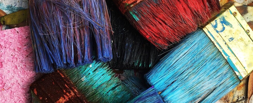 Malen und Experimentieren mit selbst hergestellter Farbe