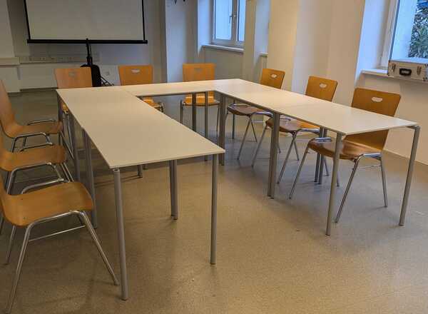 50 m2 heller Seminarraum zur stunden- oder tageweisen Nutzung!