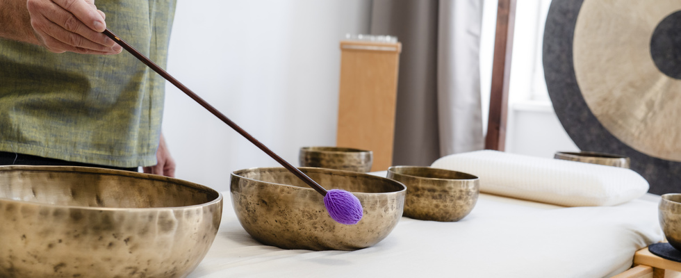 Klangliege & Klangschalen - Deine Reise zu innerer Harmonie