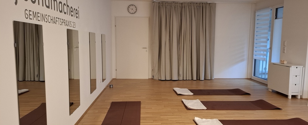 Sanftes Yoga im Advent für Frauen jeden Alters