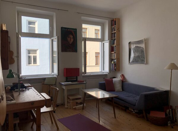 Vermiete 2-Zimmer Wohnung als Atelier zur Mitnutzung 