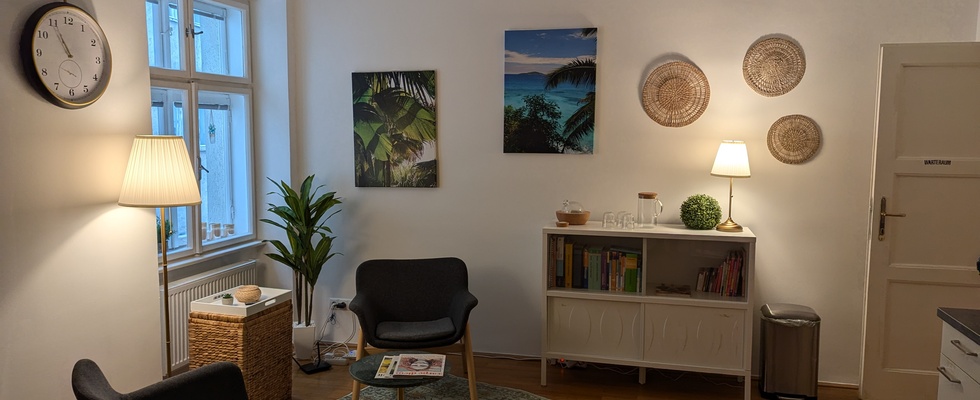 2 Räume zum vermieten (halb-, ganztags)