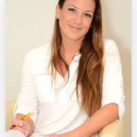 Praxisraum (14m2) mit eigener Loggia zur alleinigen Nutzung für PsychotherapeutInnen, BeraterInnen & Coaches anzubieten – barrierefrei, hell & mit direkter öffentlicher Anbindung (50m neben der U1 Station Alte Donau) im 22. Bezirk