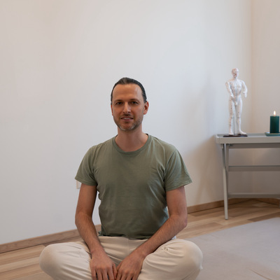 Shiatsu Massage | Christoph Trummer | Bruno-Marek-Allee 18 Top 6