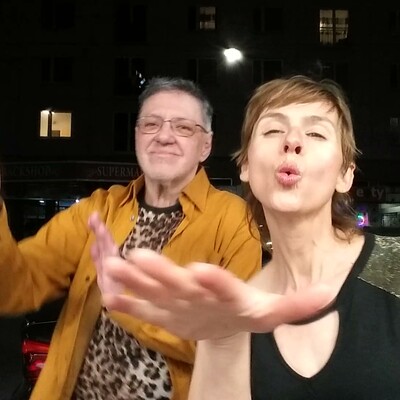 Wir bieten einen musikalischen Platz für Drummer/ PercussionistIn