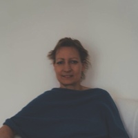 Vermiete großen lichtdurchfluteten Raum direkt bei U3