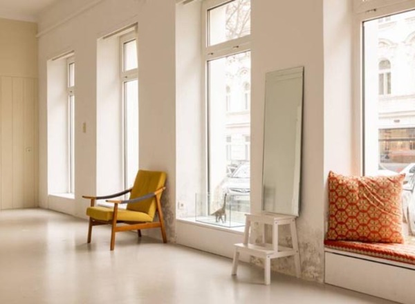 suchen Kollegin oder Kollegen für unser Fotostudio oder Büroplatz