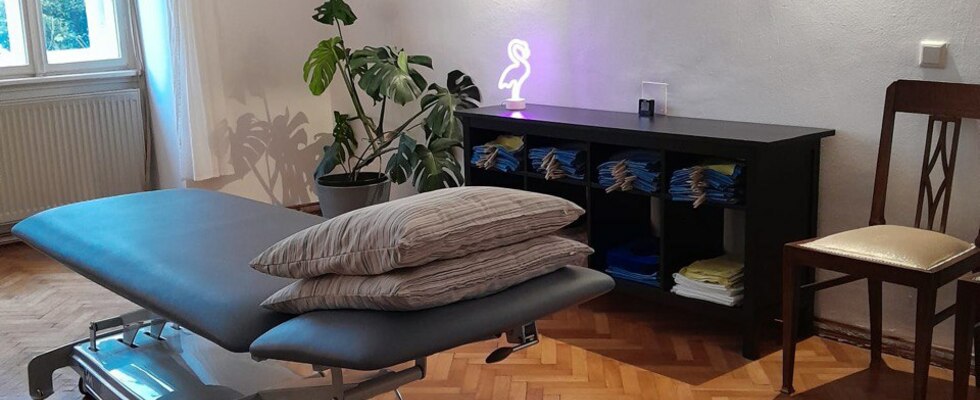 heller großer Praxisraum in Praxisgemeinschaft für Physiotherapie/Osteopathie in der Gabelsbergerstraße halbtags zu vermieten