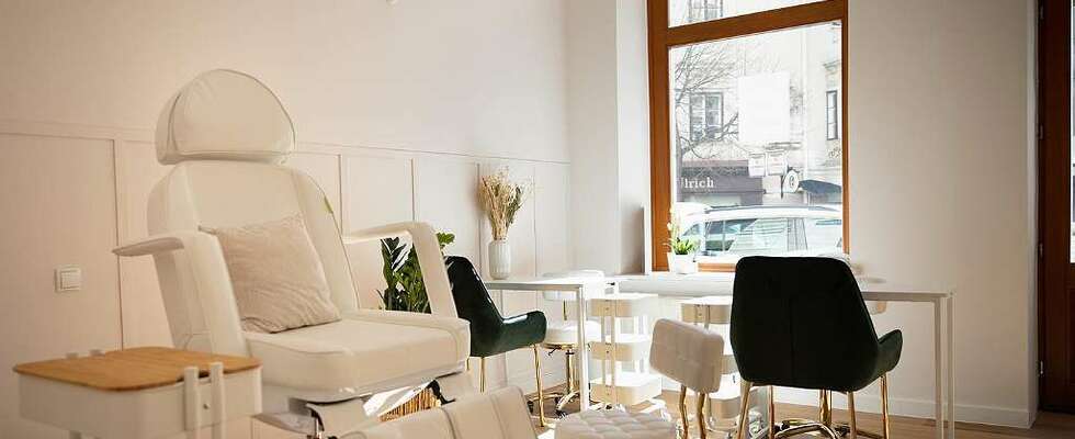 Arbeitsbereich im Co Working für Fußpflege, Nägel und Wimpern