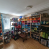 Suche einen Raum/Atelier wo ich Wolle wickeln (Bobbel) und färben kann (handgefärbte Wolle).  