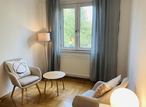 Vermiete schöne und ruhige Praxisräume 