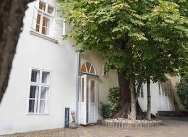Zwei ruhige Räume für 1:1-Arbeit in 1180 Wien zu vermieten