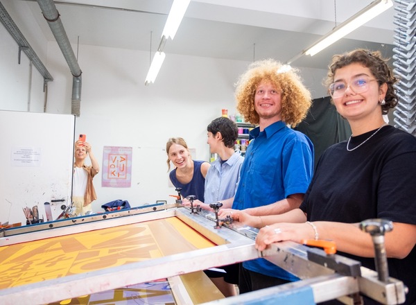 Dream big, print big. Sichern wir die Zukunft der Viadukt Siebdruckwerkstatt