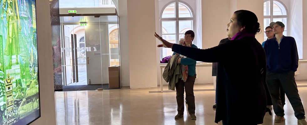 Führung durch die aktuelle Ausstellung im Kunstraum