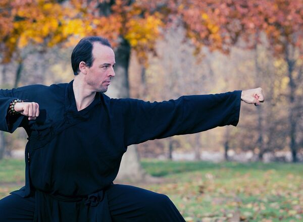 Shaolin-Bewegungskunst mit Rou-Quan-Elementen für Kraft, Stabilität und innere Ruhe (50+)